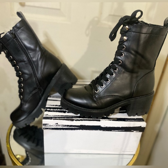 🖤DOLCE VITA 🖤 Good Condition | Size 9 | 2.75 in. | Lug Sole - Picture 8 of 10